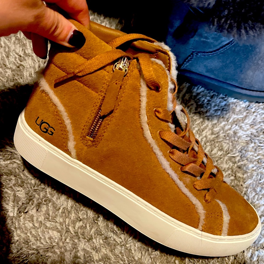 Ugg- Size 6